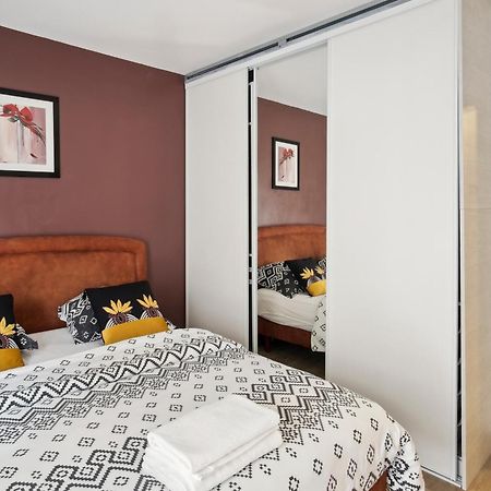 דירות ביוסי-סיינט-ג'ורג' Chic Apart Disneyland With Terrace מראה חיצוני תמונה